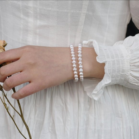Genuine White Pearl Stretch Bracelet - Picture 6 of 13